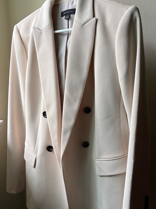 Ann Taylor Jackets & Blazers - Ann Taylor Cream Double-Breasted Suit Jacket